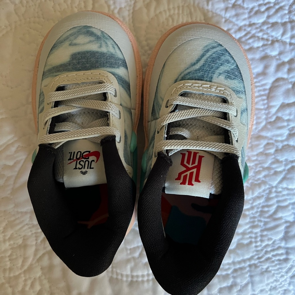 NIB Nike shoes